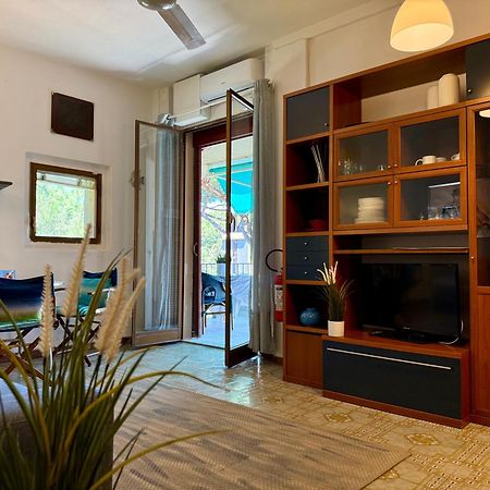 La Terrazza Del Pino Apartman Torre del Lago Puccini Kültér fotó